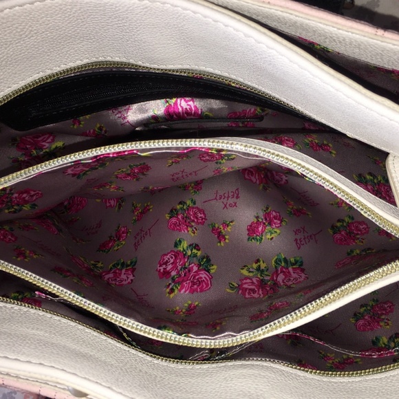 Betsey Johnson purse - Picture 4 of 5